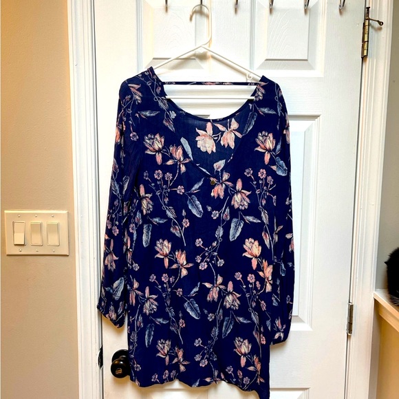 Billabong dress - Picture 2 of 5